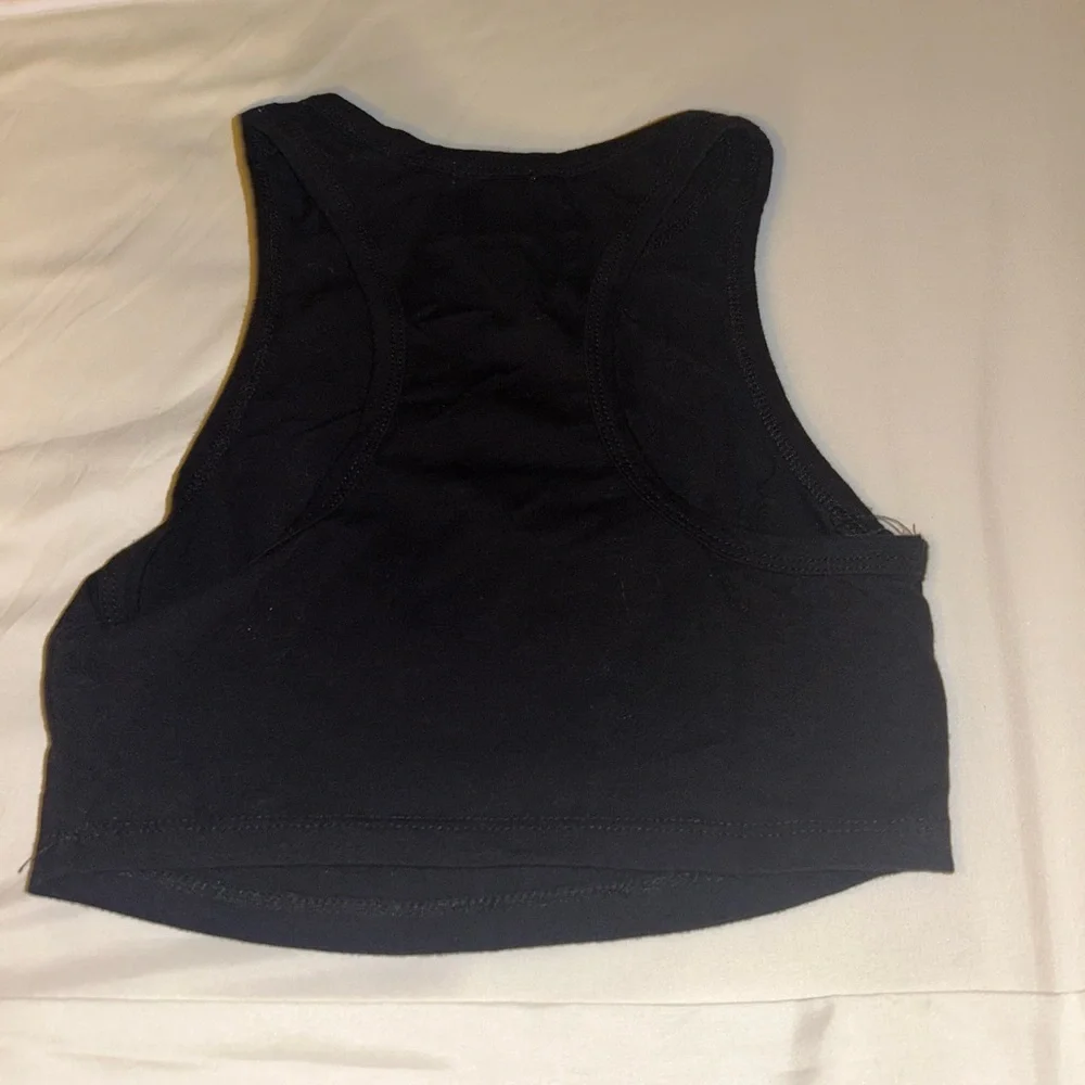 FASHIONNOVA Crop Top - Picture 2 of 2